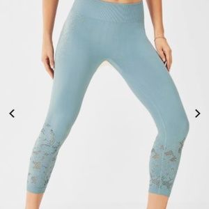 NWT Fabletics Seamless Floral Capri XXS-XS